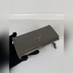Женский кошелек Prada с клапаном, моде