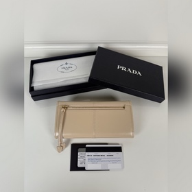 Женский кошелек Prada с клапаном, моде