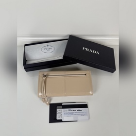 Женский кошелек Prada с клапаном, моде