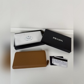 Кожаный кошелек Prada с оленьим узором