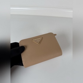 Женский кошелек Prada с крестообразной