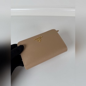 Женский кошелек Prada с крестообразной