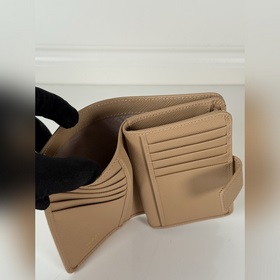 Женский кошелек Prada с крестообразной