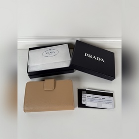 Женский кошелек Prada с крестообразной