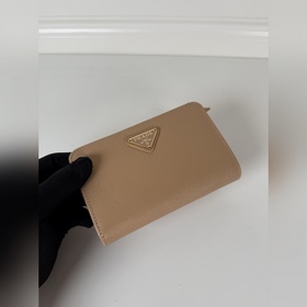 Женский кошелек Prada с крестообразной