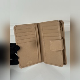 Женский кошелек Prada с крестообразной