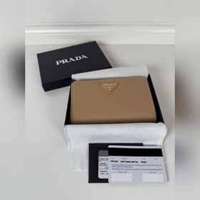 Женский кошелек Prada с крестообразной