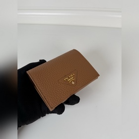 Женский компактный кошелек Prada с дву