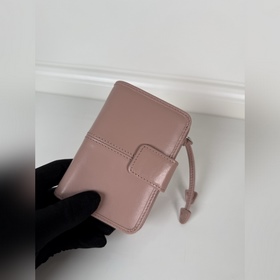 Короткий кожаный кошелек Prada из теля