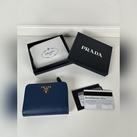 Женский кошелек Prada с крестообразной
