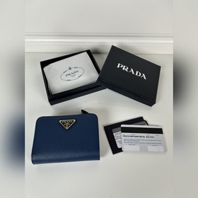 Женский кошелек Prada с крестообразной