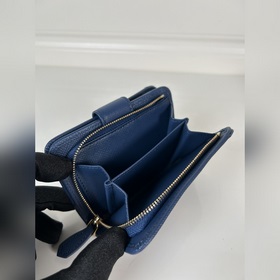 Женский кошелек Prada с крестообразной