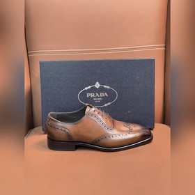 Классические кожаные туфли Prada с кож