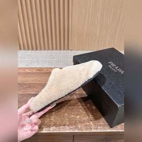 PRADA Осень/Зима Новые поступления Тап