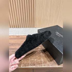 PRADA Осень/Зима Новинка Тапочкиз овчи