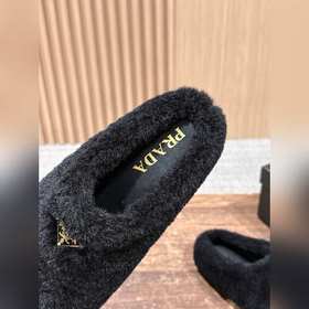PRADA Осень/Зима Новинка Тапочкиз овчи