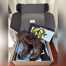 PRADA Весна/Лето 2025 Новые винтажные