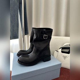 PRADA Весна/Лето 2025 Винтажные кожаны