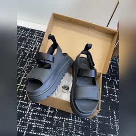 Сандалии UGG 25SS с толстой подошвой.