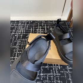 Сандалии UGG 25SS с толстой подошвой.