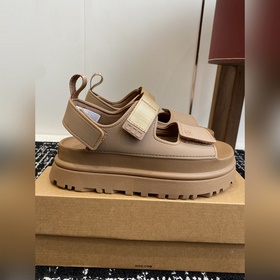 Сандалии UGG 25SS с толстой подошвой.