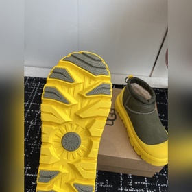 UGG Tasman Weather Hybrid Slip-On — кл