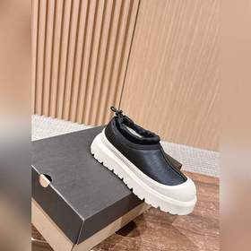 UGG Tasman Weather Hybrid Waterproo