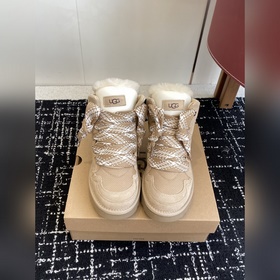 Повседневные зимние сапоги UGG с мехов