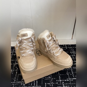 Повседневные зимние сапоги UGG с мехов