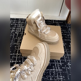 Повседневные зимние сапоги UGG с мехов