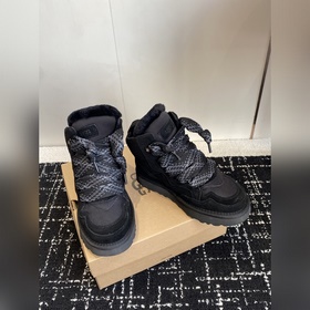 Повседневные зимние сапоги UGG с мехов