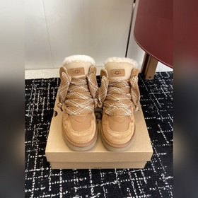 Повседневные зимние сапоги UGG с мехов