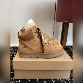Повседневные зимние сапоги UGG с мехов