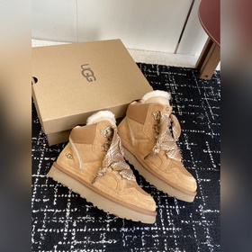 Повседневные зимние сапоги UGG с мехов