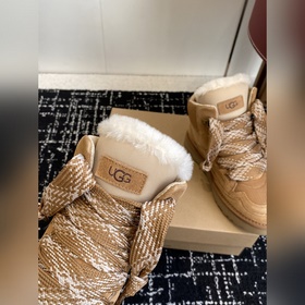 Повседневные зимние сапоги UGG с мехов
