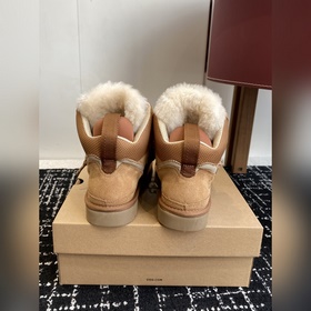 Повседневные зимние сапоги UGG с мехов
