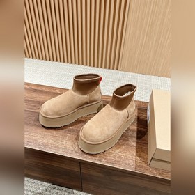 Новые сапоги UGG Oil-Stained New Dip B