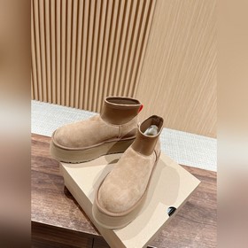 Новые сапоги UGG Oil-Stained New Dip B