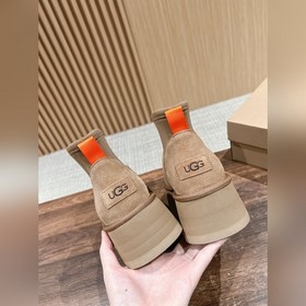 Новые сапоги UGG Oil-Stained New Dip B
