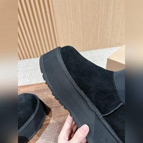 Новые сапоги UGG Oil-Stained New Dip B