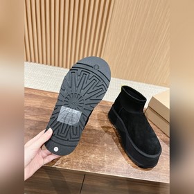 Новые сапоги UGG Oil-Stained New Dip B