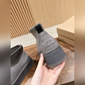 Новые сапоги UGG Oil-Stained New Dip B