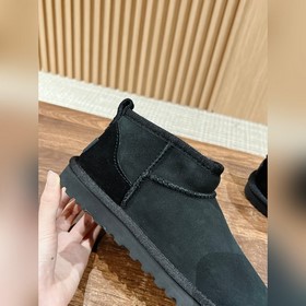 UGG Mini# Снежные сапоги с тонкой подо