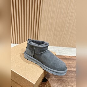 UGG Mini# Снежные сапоги с тонкой подо
