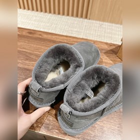 UGG Mini# Снежные сапоги с тонкой подо