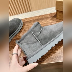 UGG Mini# Снежные сапоги с тонкой подо