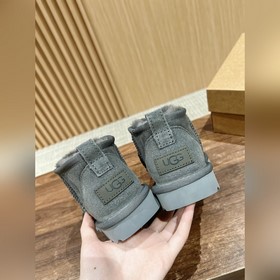 UGG Mini# Снежные сапоги с тонкой подо