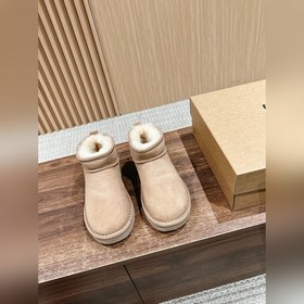UGG Mini# Снежные сапоги с тонкой подо