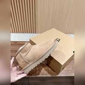 UGG Mini# Снежные сапоги с тонкой подо