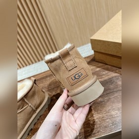 UGG Mini# Снежные сапоги с тонкой подо
